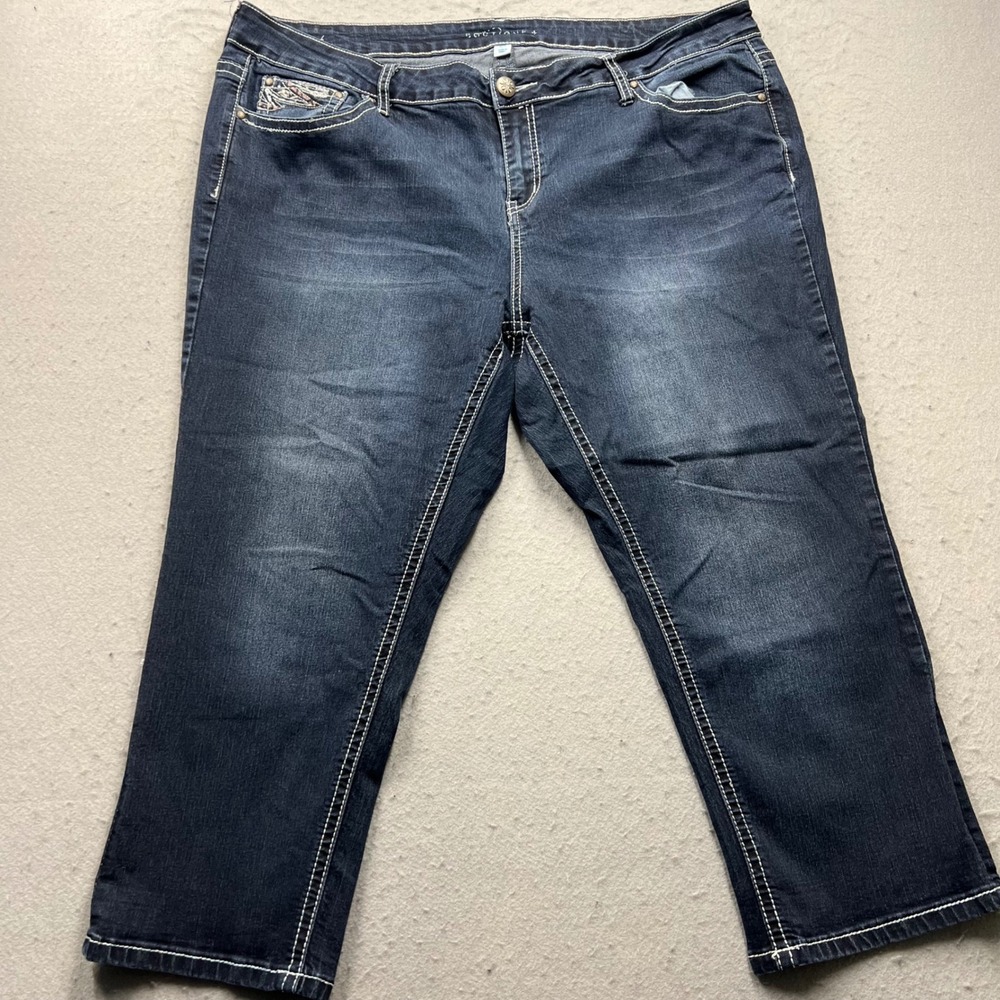 Boutique + Women 20W Dark Wash Capri Jeans Embroidered Flap Pockets Thick Stitch
